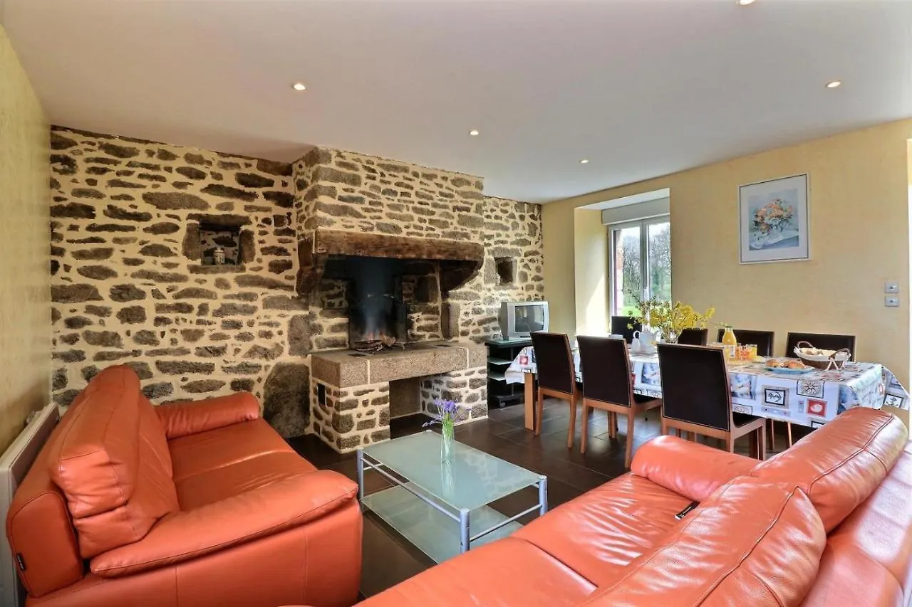 Le Rocher 1 Miniac-Morvan Holiday home